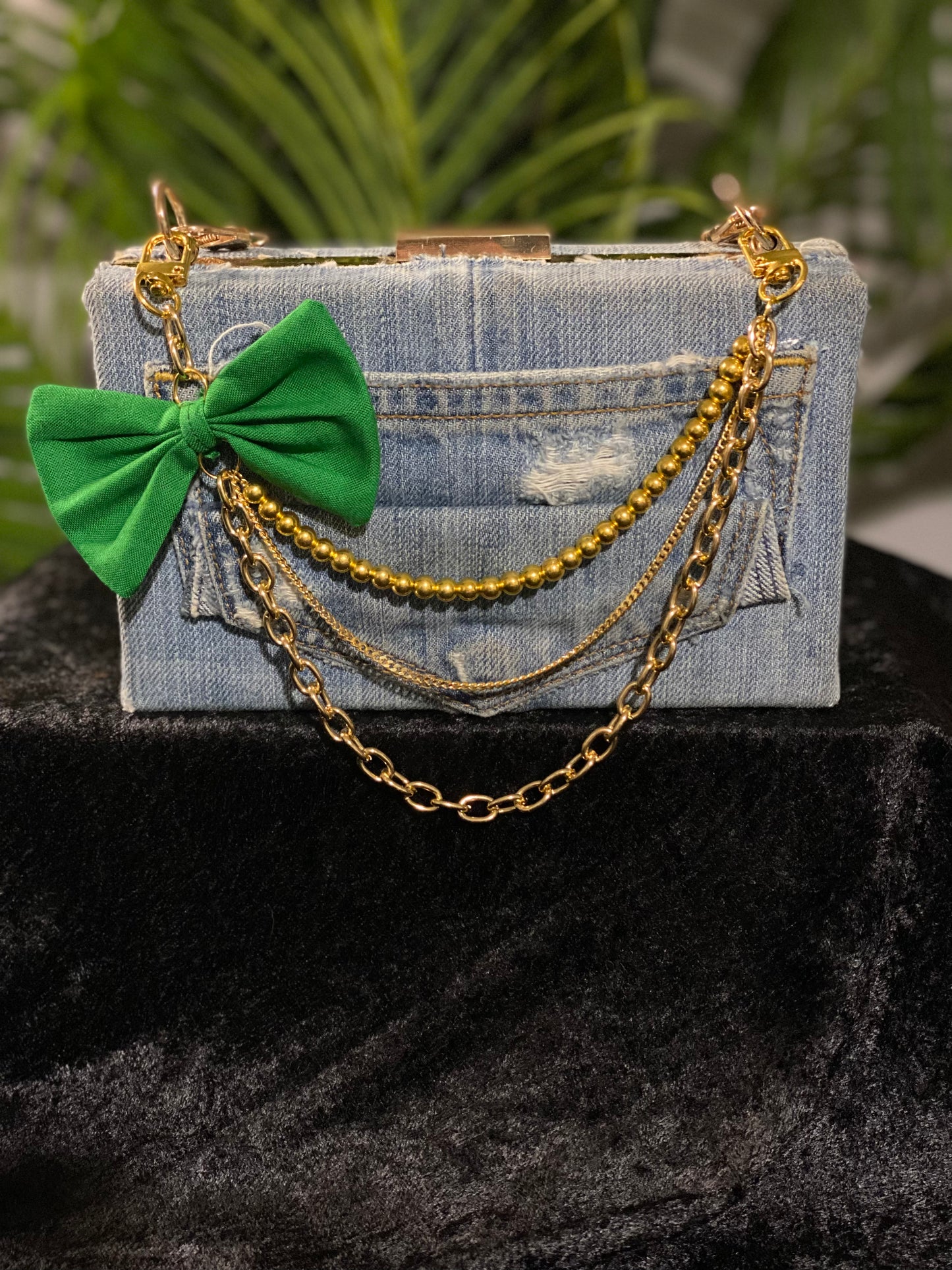 Emerald Bow Luxe Charm