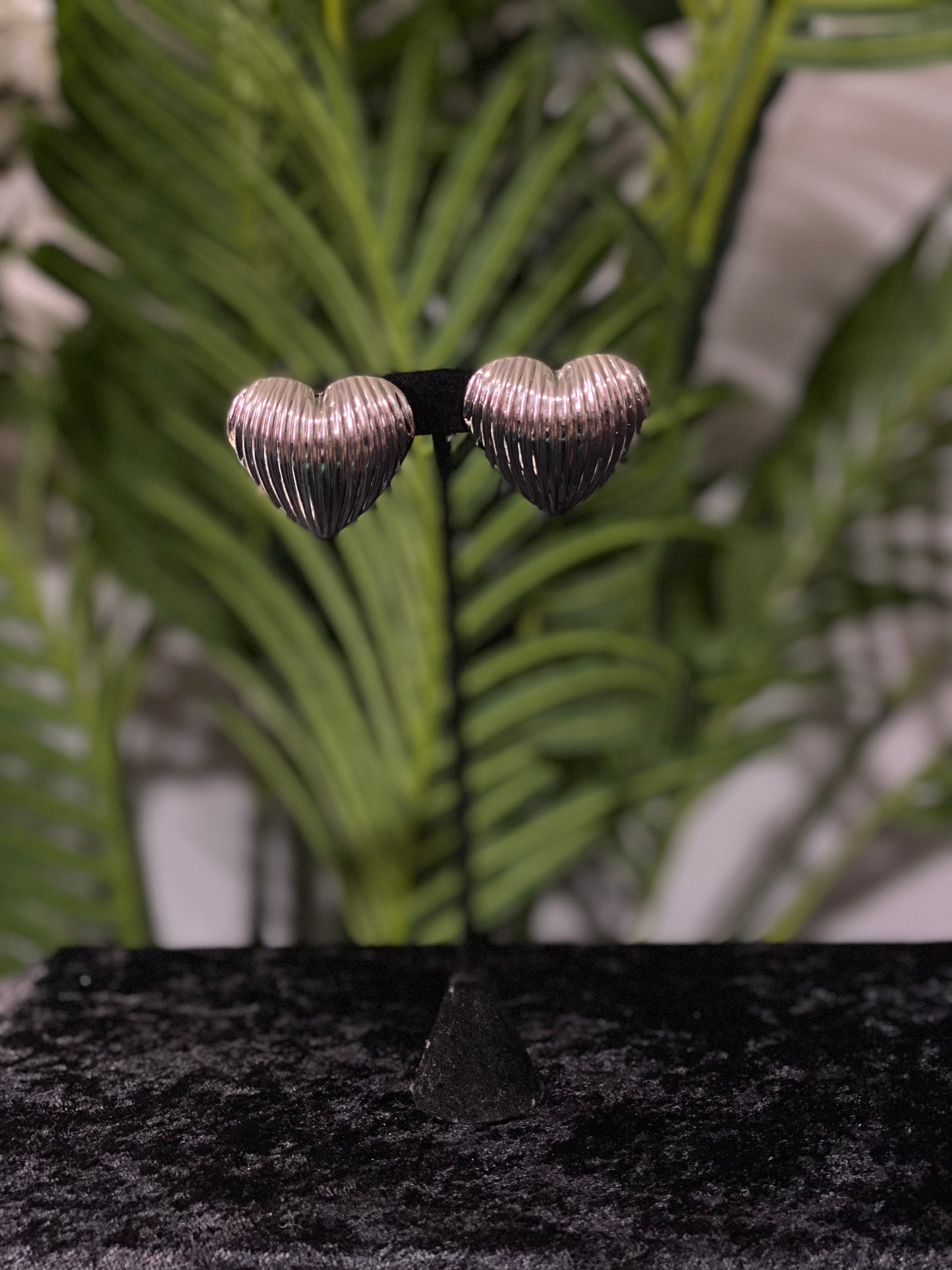 Ribbed Heart Stud Earrings