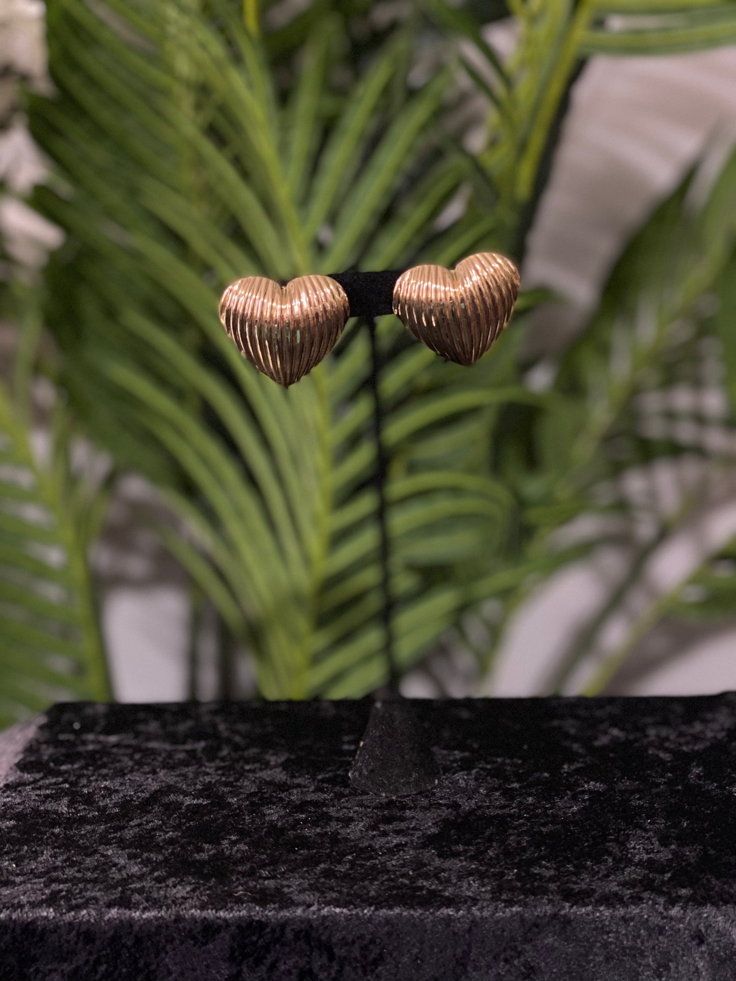 Ribbed Heart Stud Earrings