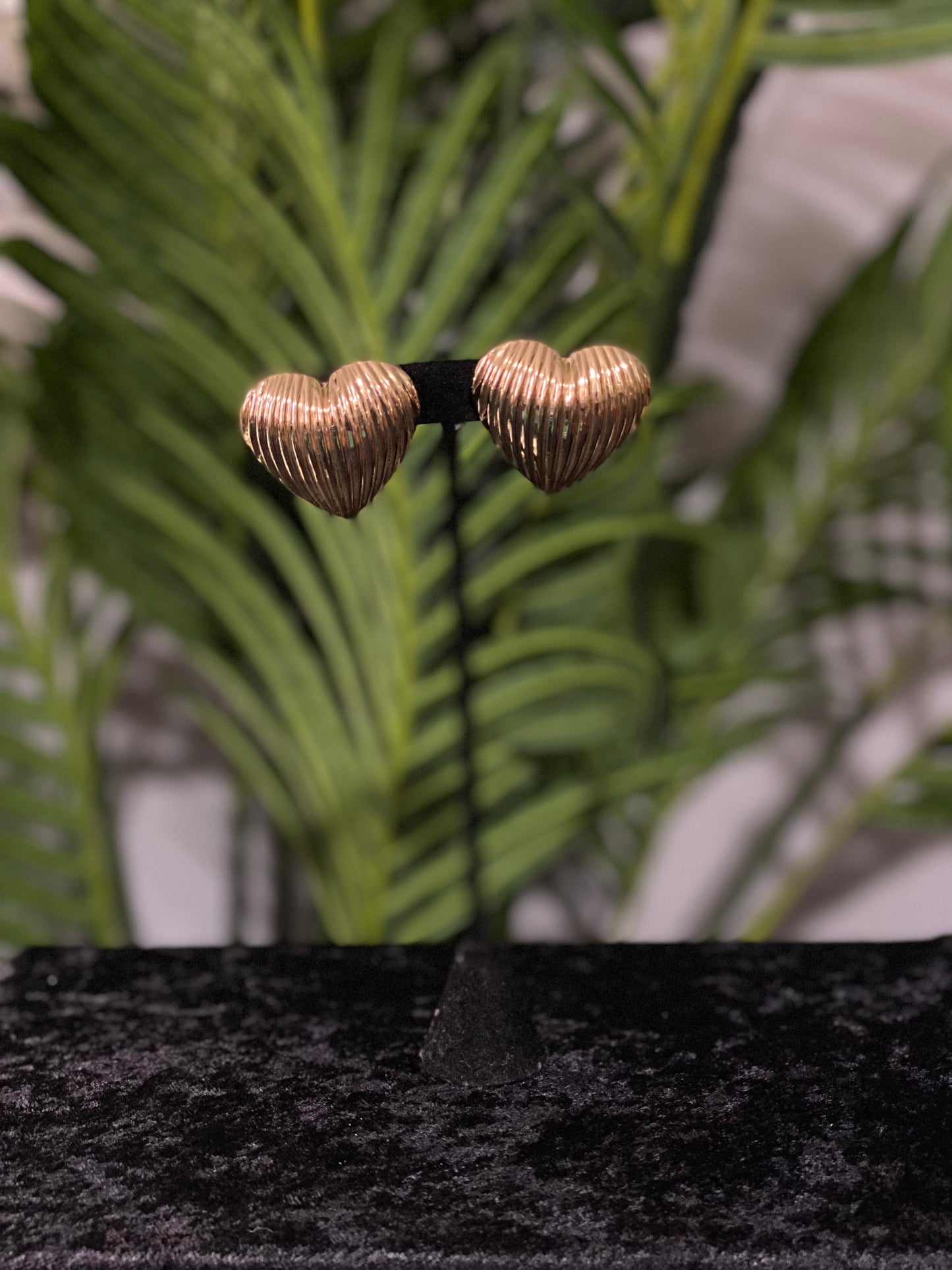 Ribbed Heart Stud Earrings